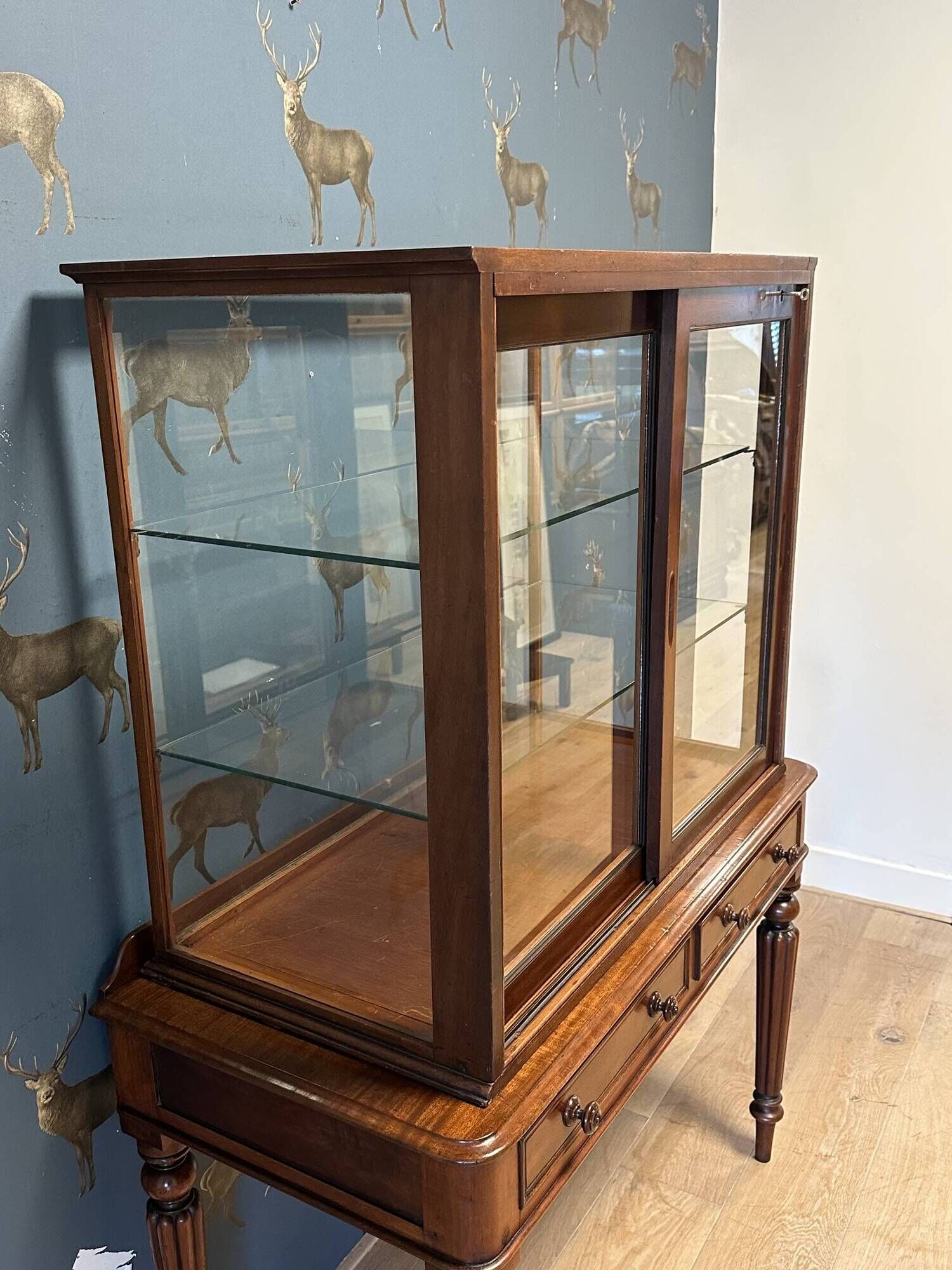 petit meuble vitrine