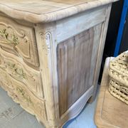 Commode louis XV en bois brut noyer
