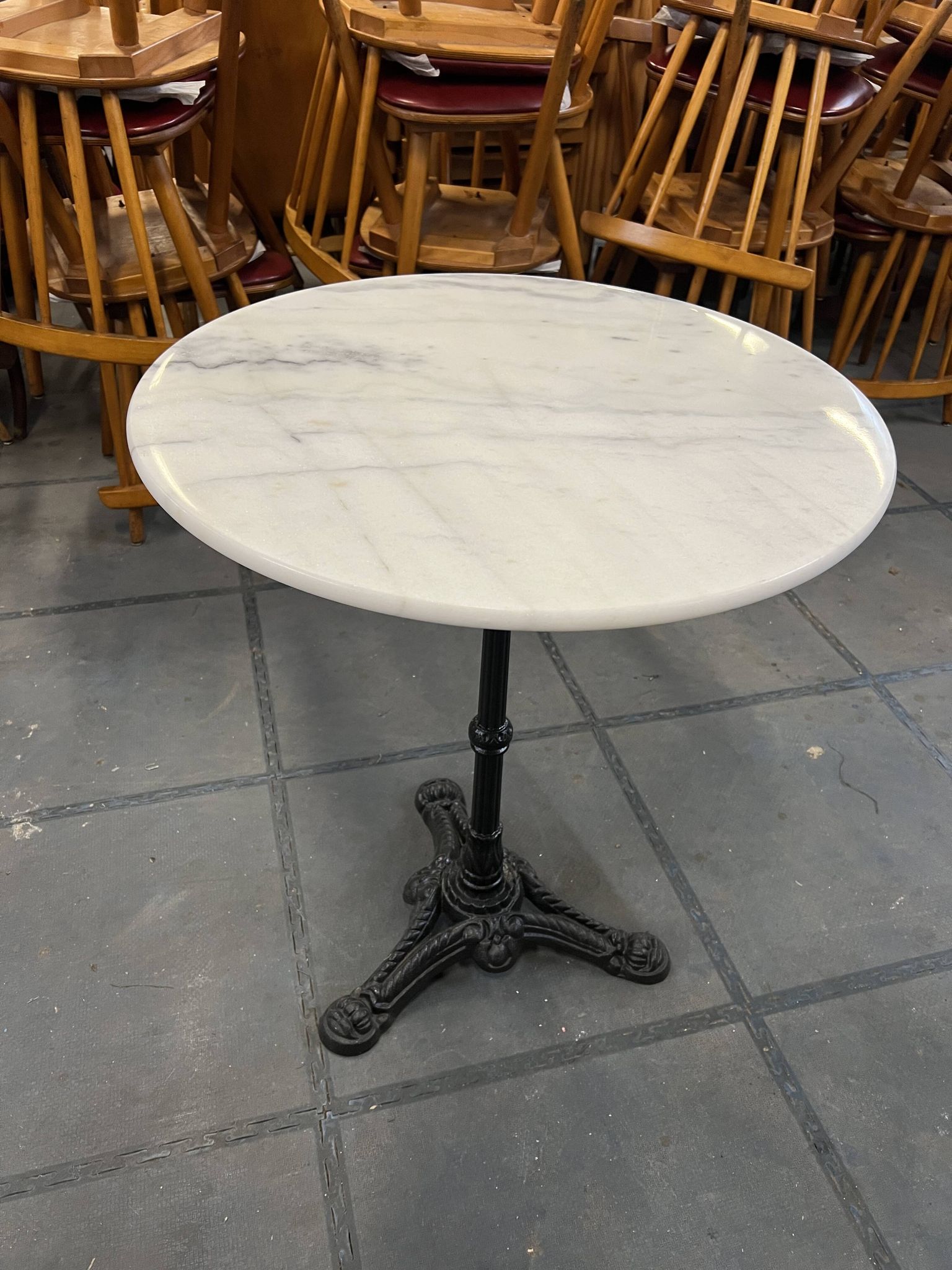 Table bistrot en marbre