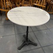 Table bistrot en marbre