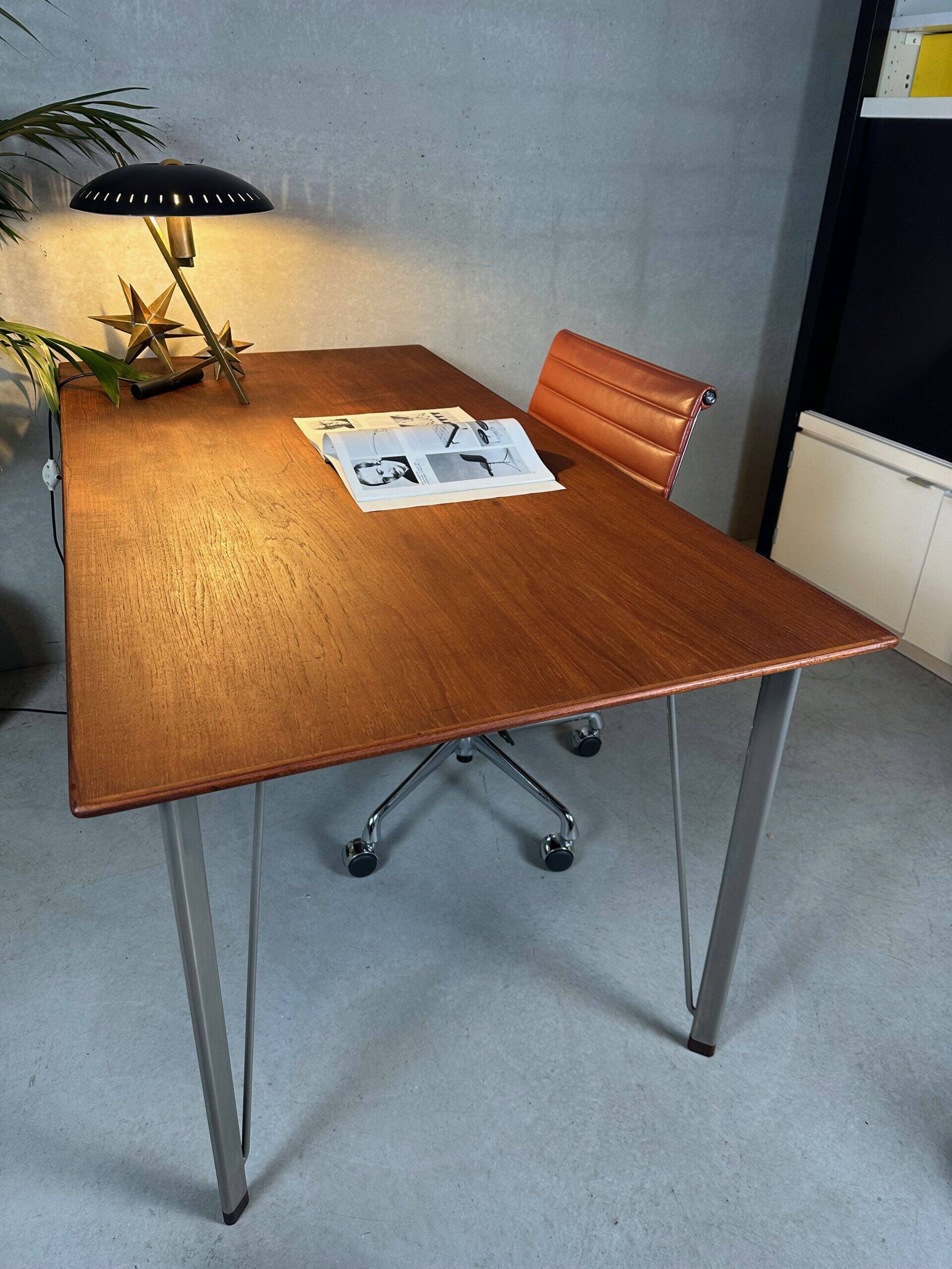 Vintage desk Arne Jacobsen 1955 – Fritz Hansen