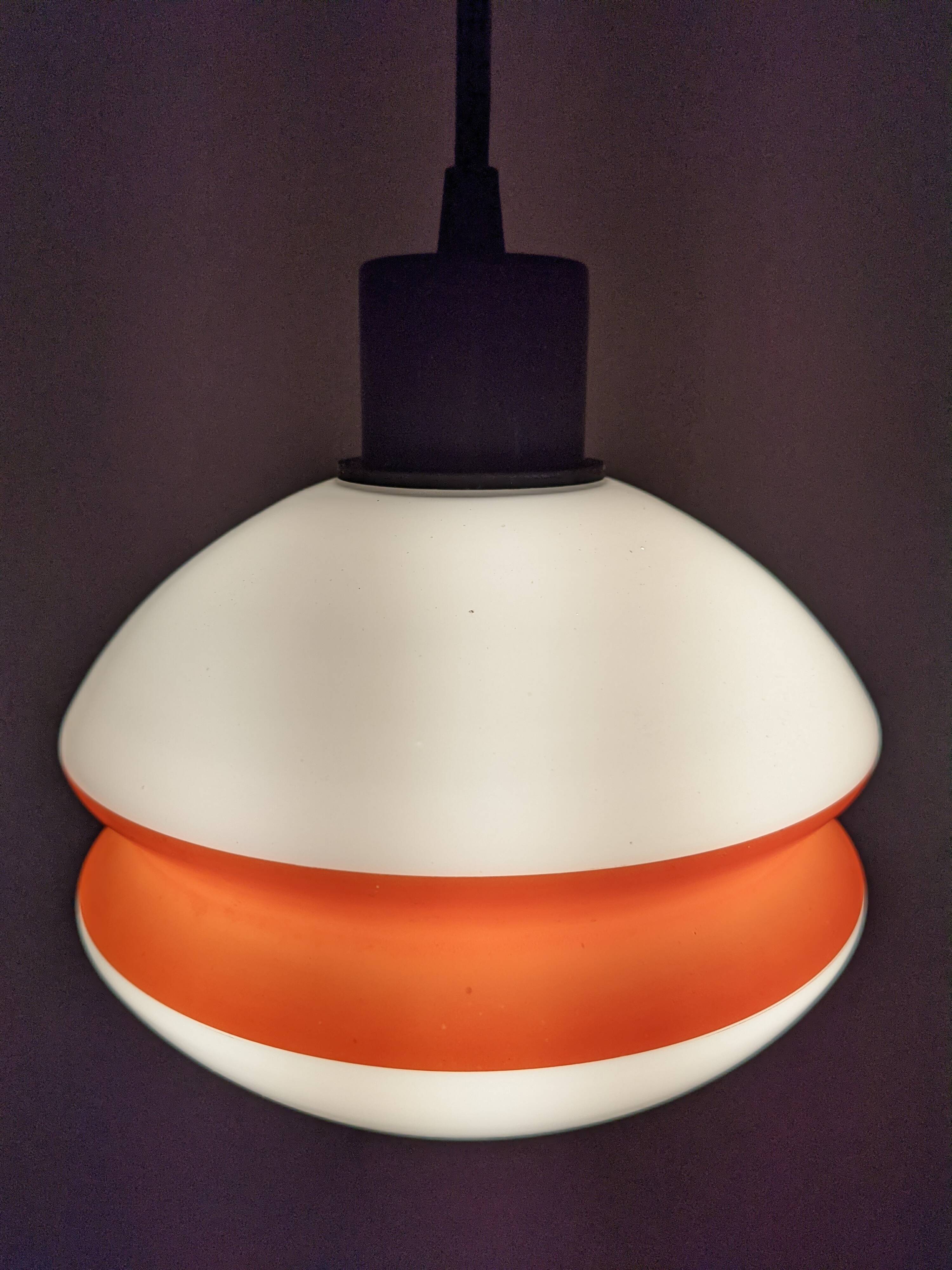 Hanging of the 70s space age