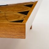 Grand table basse moderniste en chêne bois pétrifié ardoise 1960Grand table basse moderniste en chên