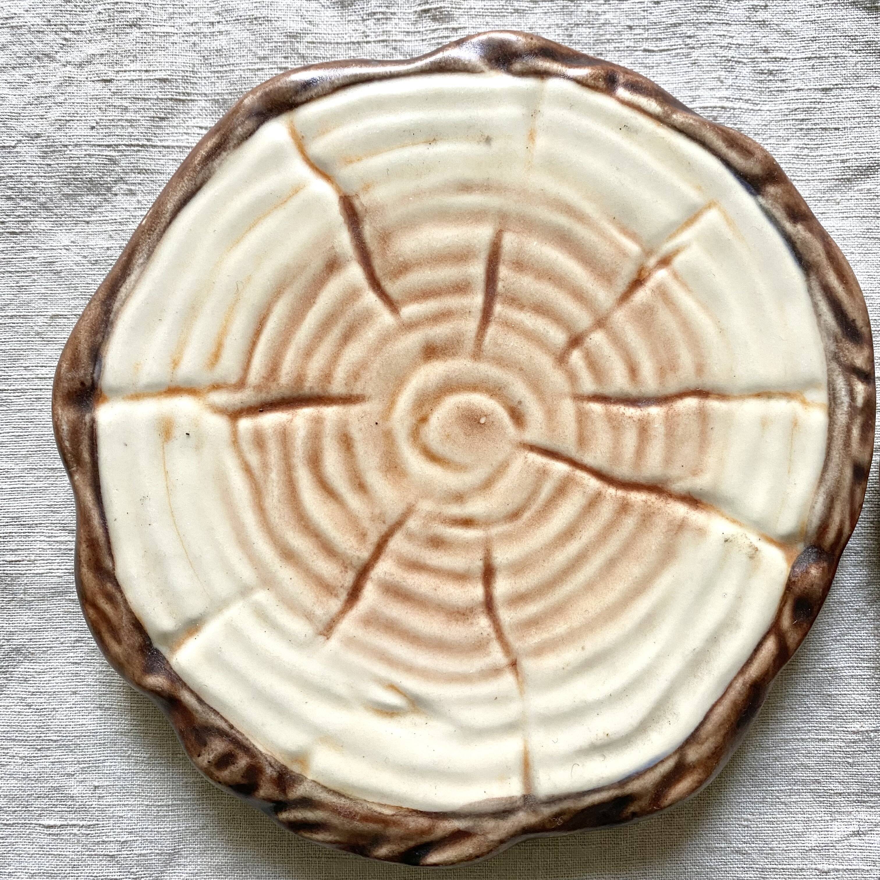 Vintage slip trivety