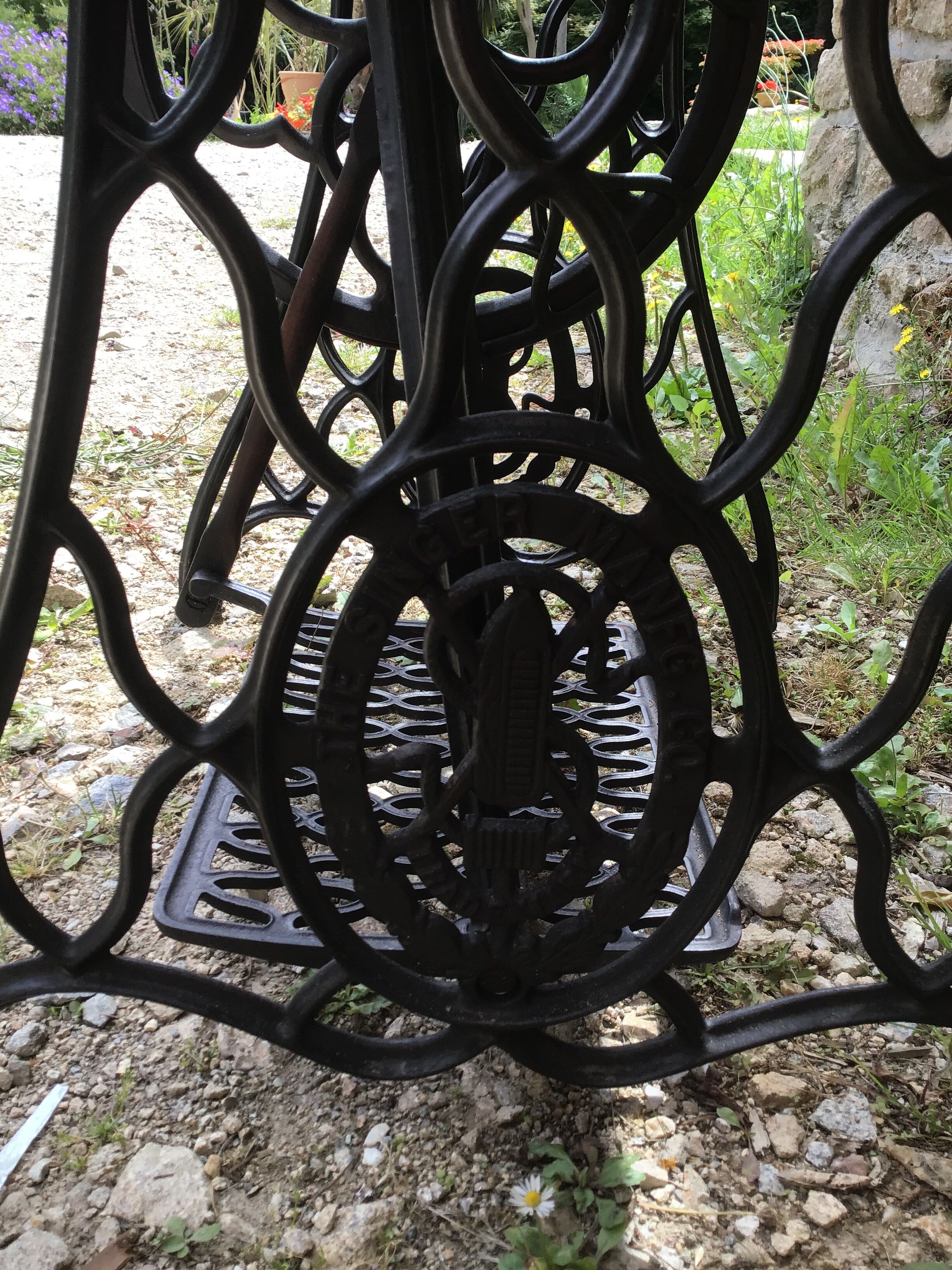 Singer sewing machine table