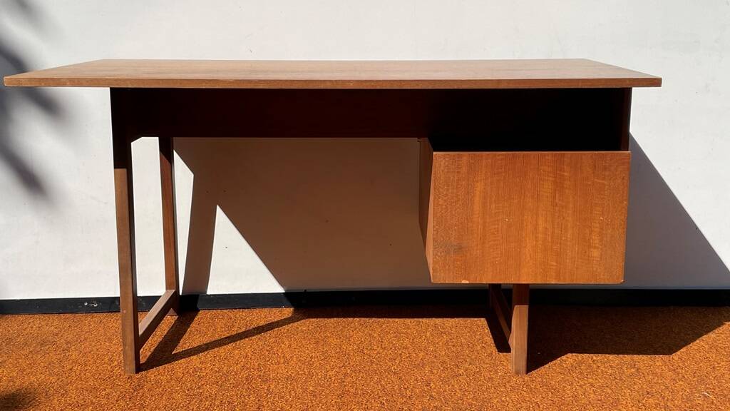 Pastoe desk. vintage 70s