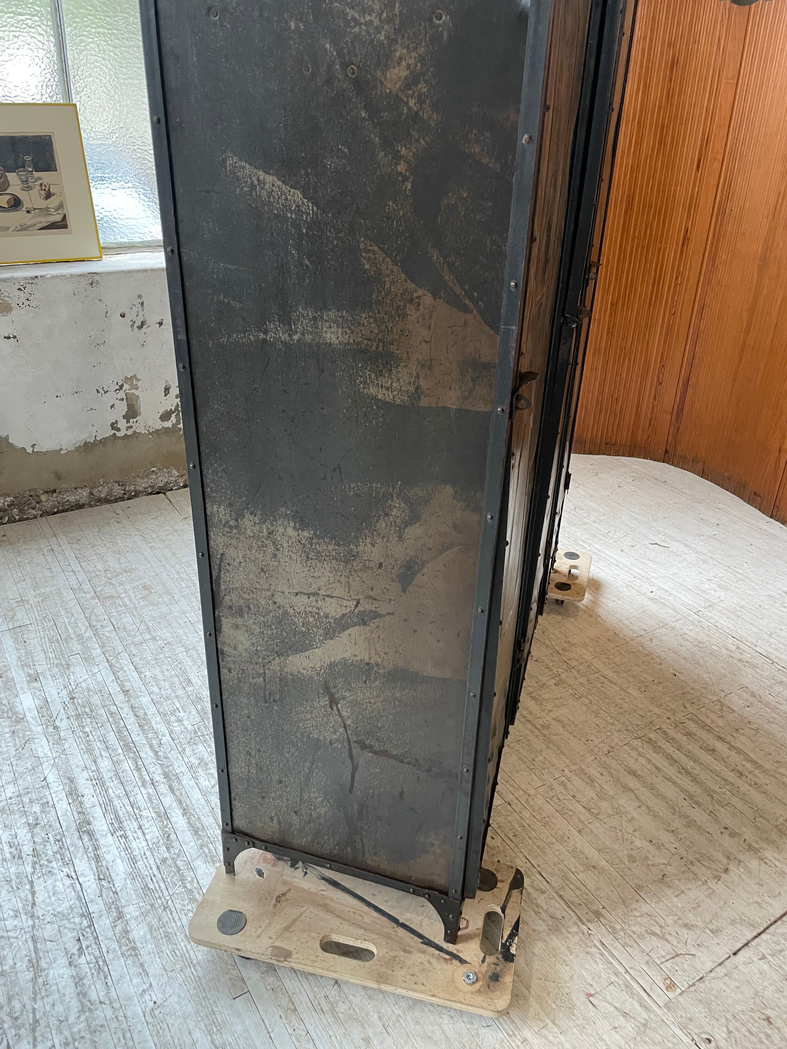 Riveted metal cloakroom Swchartz 1920