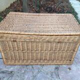 Wicker trunk