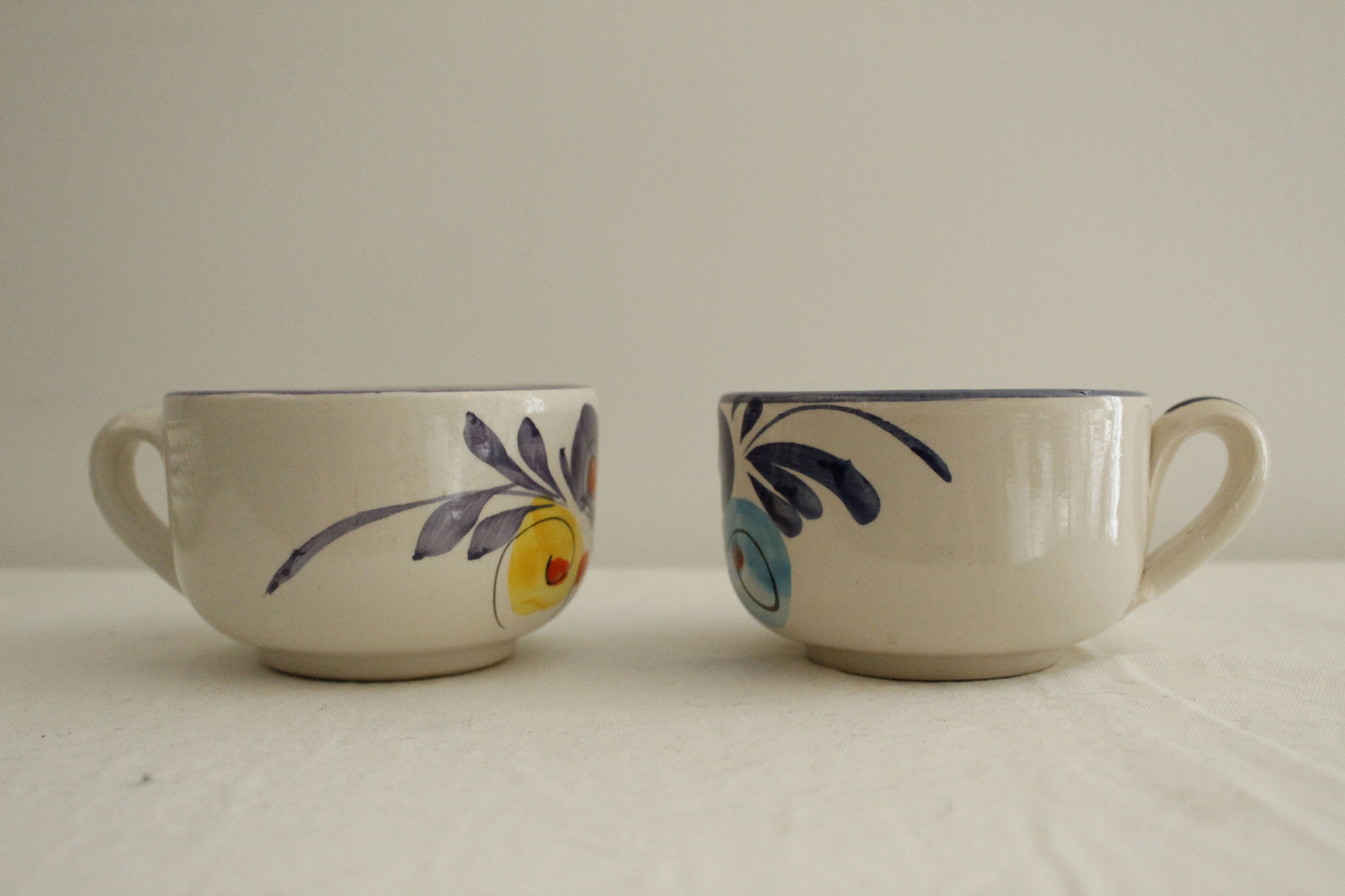 2 vintage tea cups floral patterns