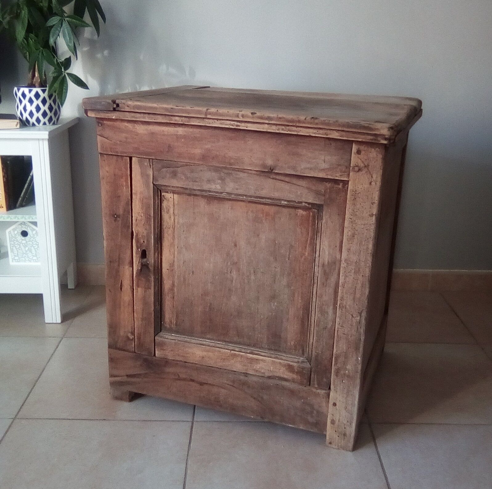 Old farmhouse jam maker