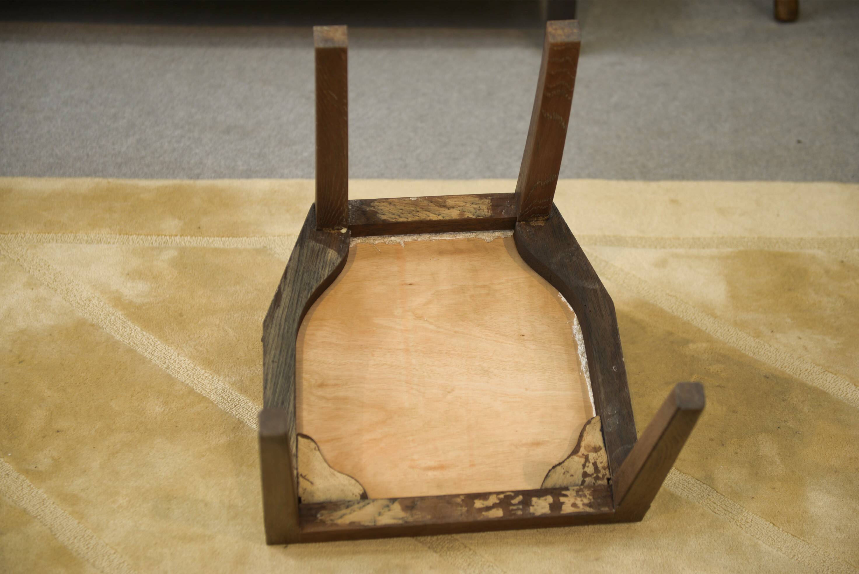 Chaise en chêne dans le goût de Pierre Chareau 1950’s