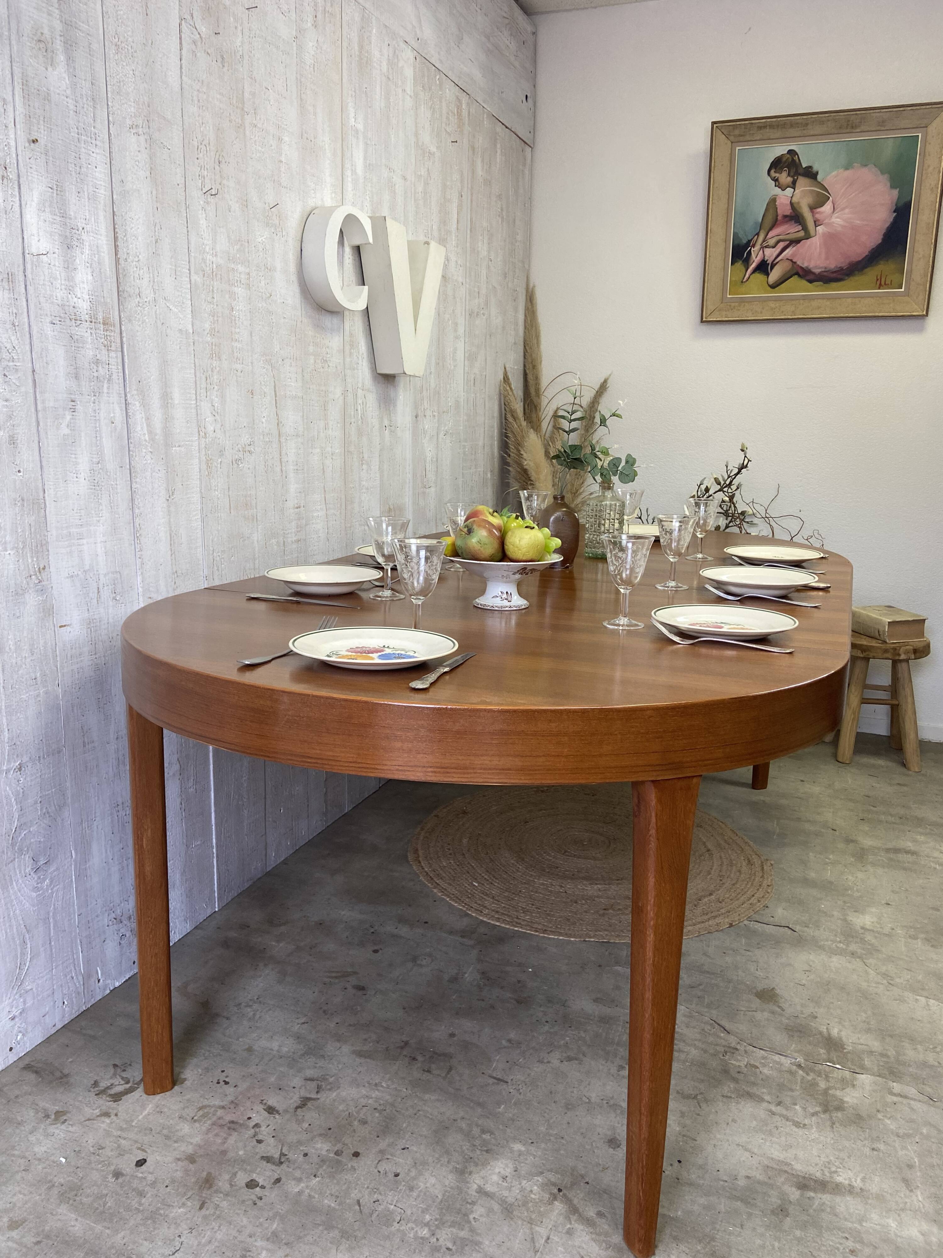 Vintage extendable table