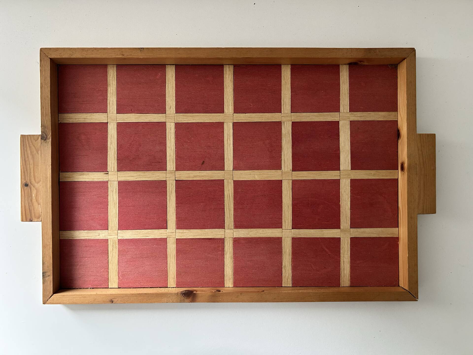 Red checkered plateau unique piece
