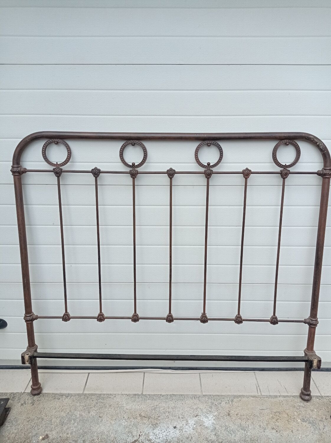 Iron bed