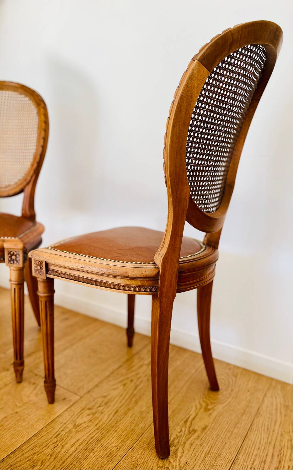 Chaises anciennes médaillon