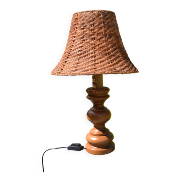 Grande lampe bois abat jour en rotin tressé