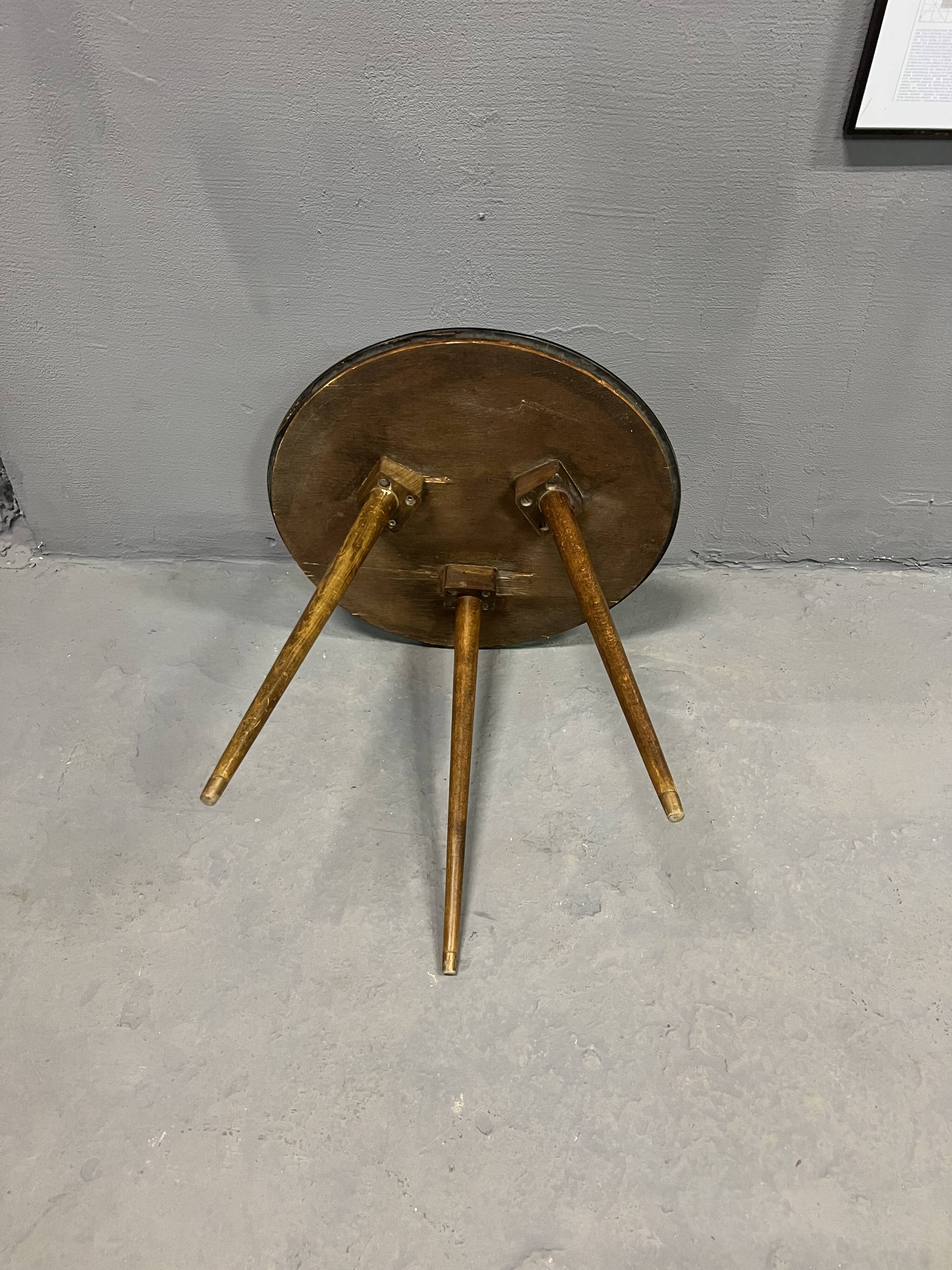 Small table feet spindles and glass top