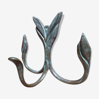 Hook in bronze
