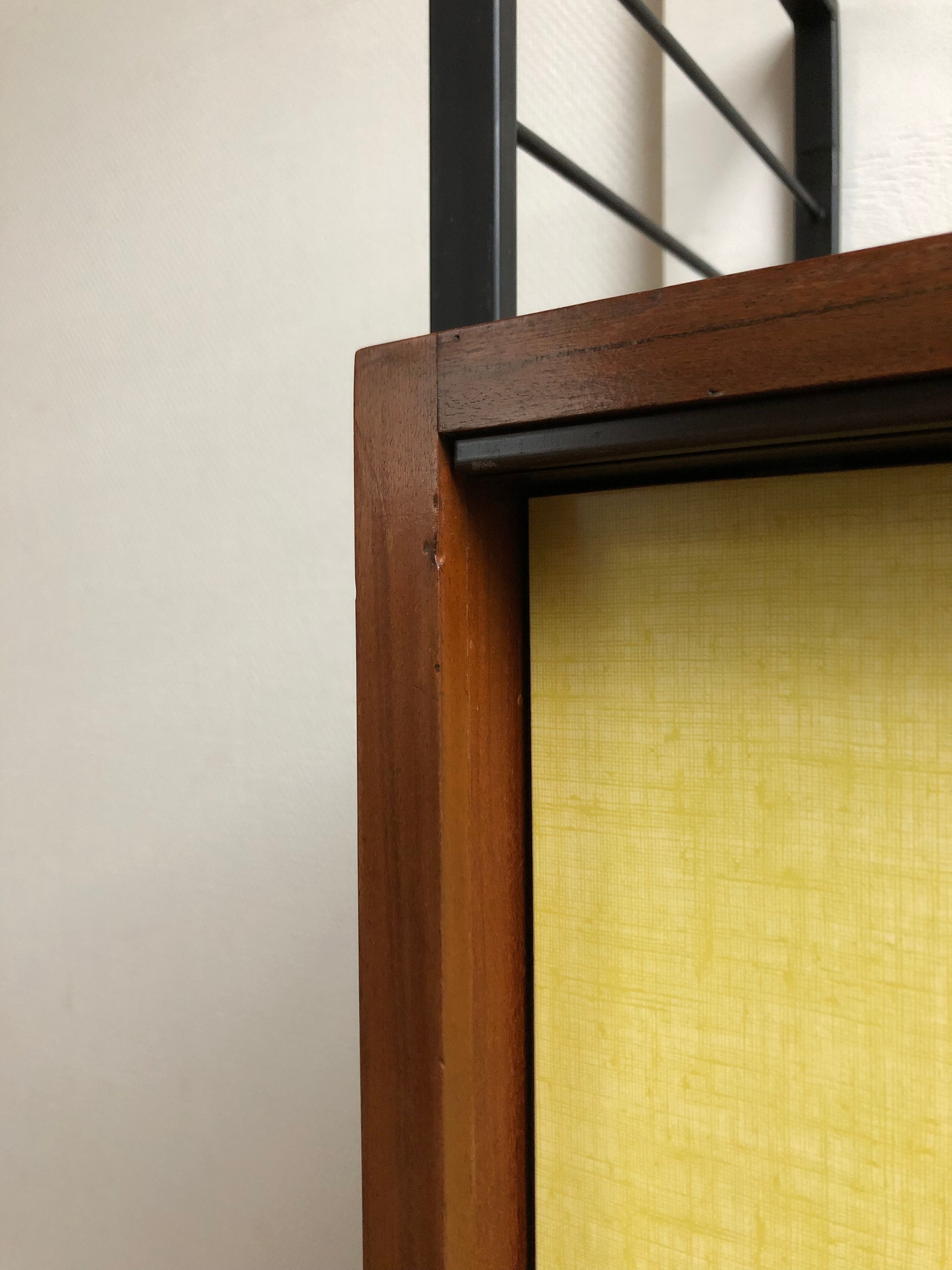 Wall-mounted sideboard