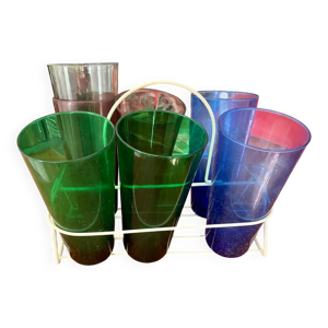 7 verres en verre coloré,