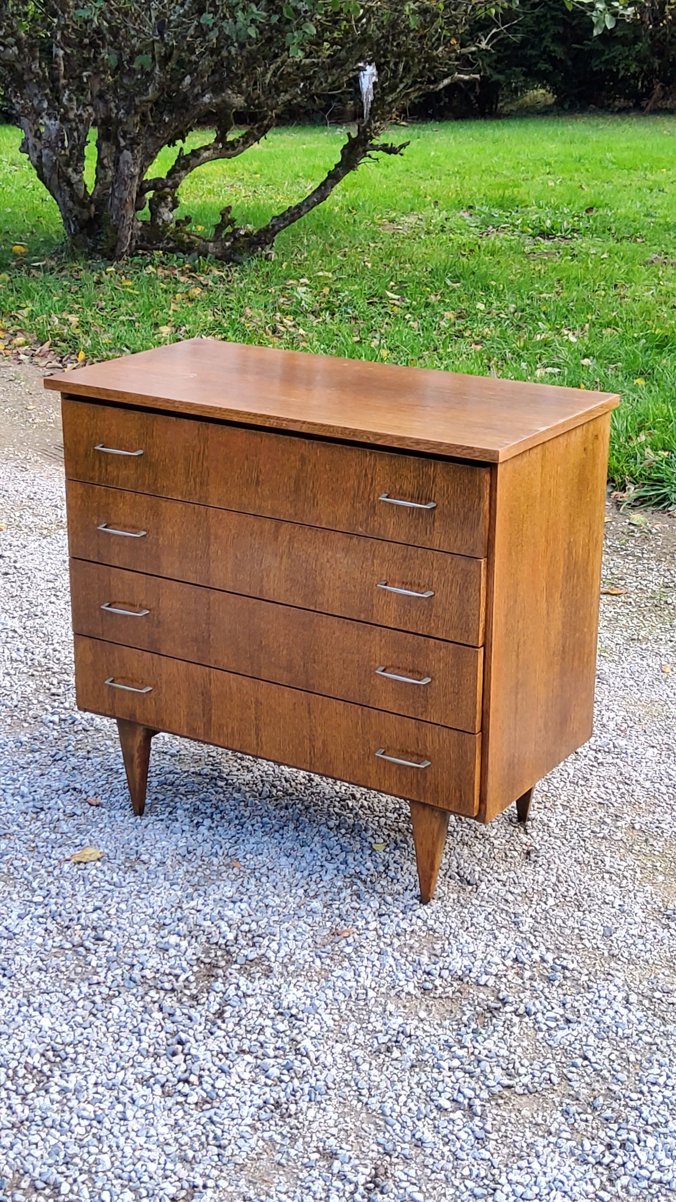 Vintage chest of drawers from the 50s/60s in oak 4 drawers feet bobbin
