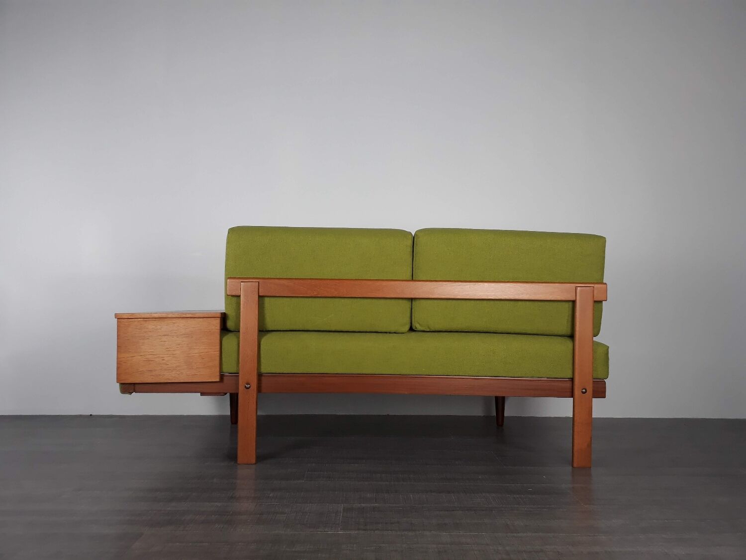 Canapé daybed teck et tissu vert olive, design Ingmar Relling édition Ekornes, 1960s