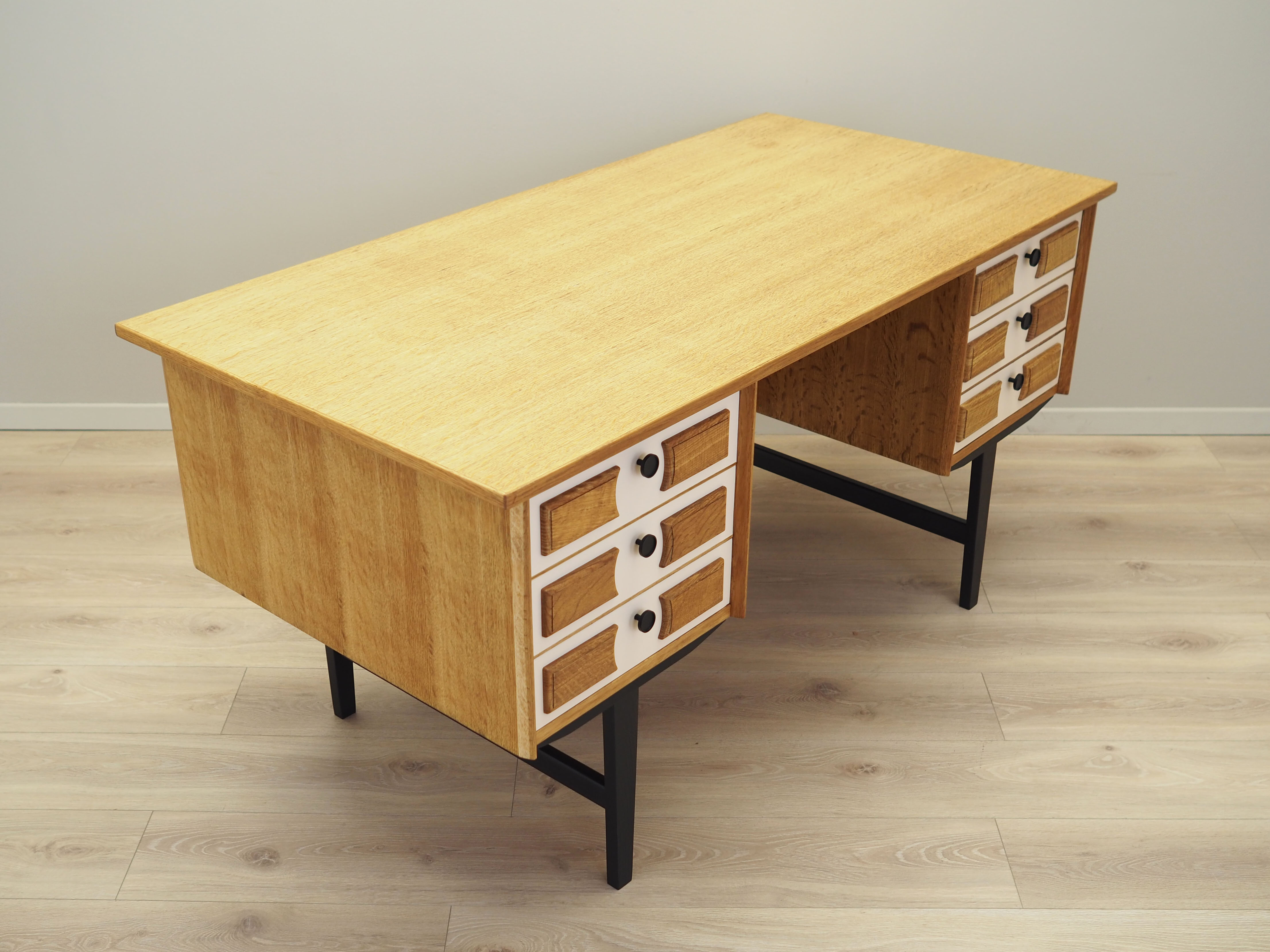 Oak desk, Danish design, 1960s, designer: Henning Kjaernulf