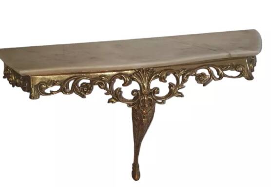 Table console en métal doré et son plateau marbre