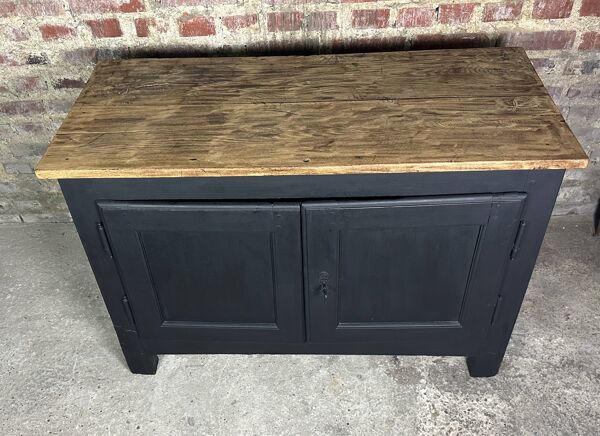 Buffet en chêne brut et noir époque XVIII eme