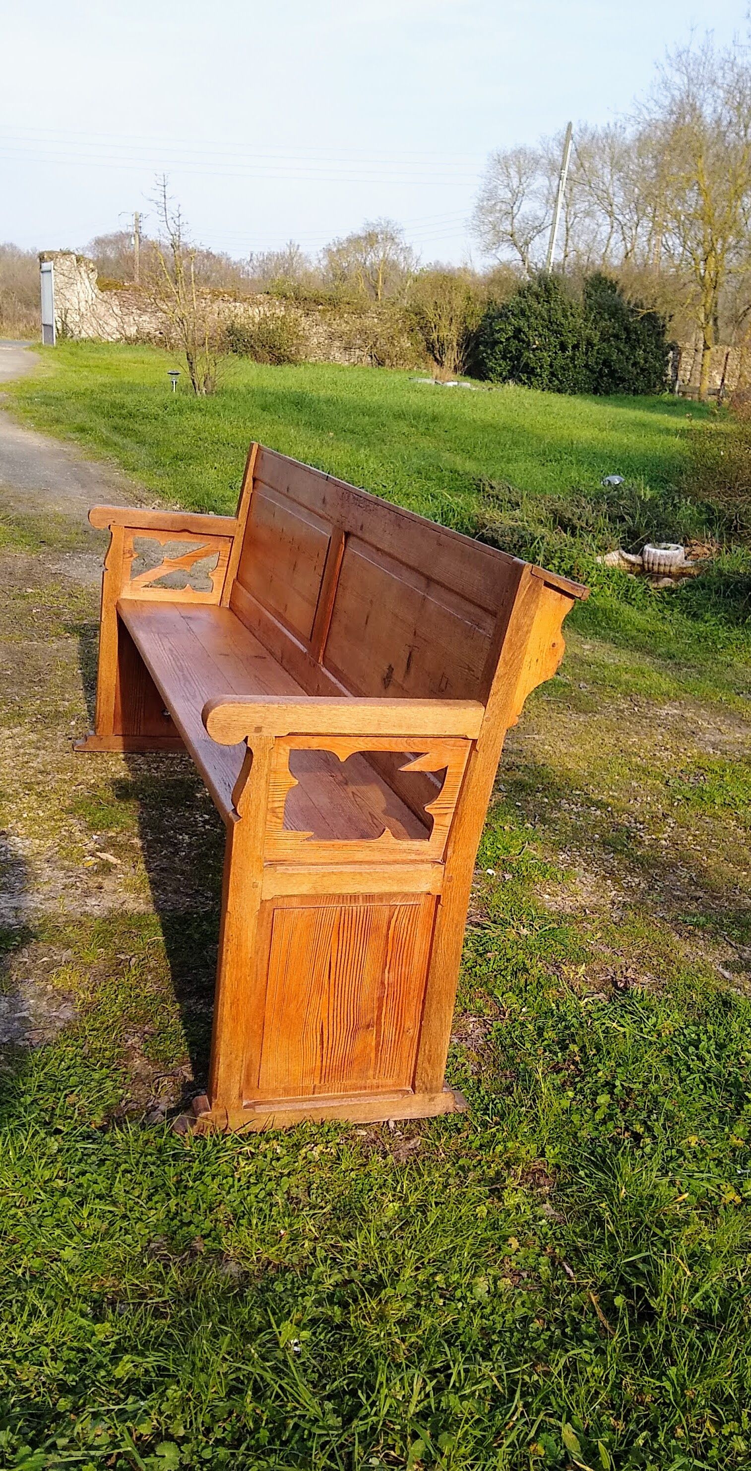 Pitchpin church pew, 4 seater numbered