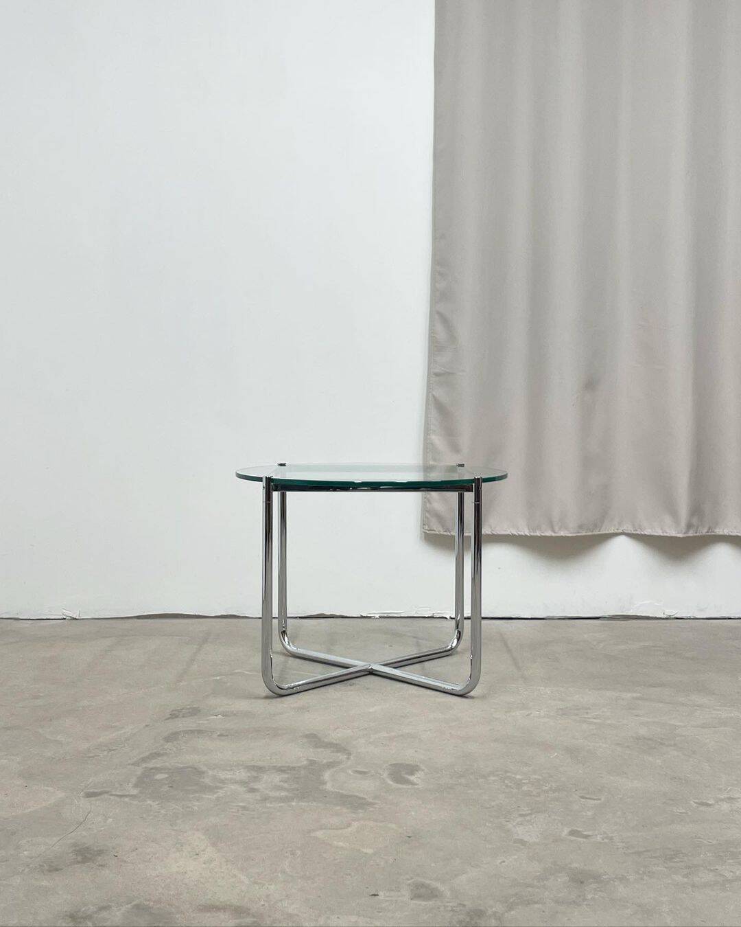 MR table, Mies van der Rohe, Knoll International