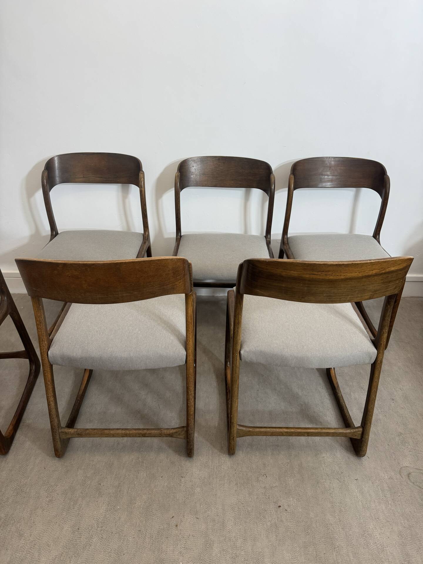 Lot de six chaises « traîneau » Baumann assises restaurées