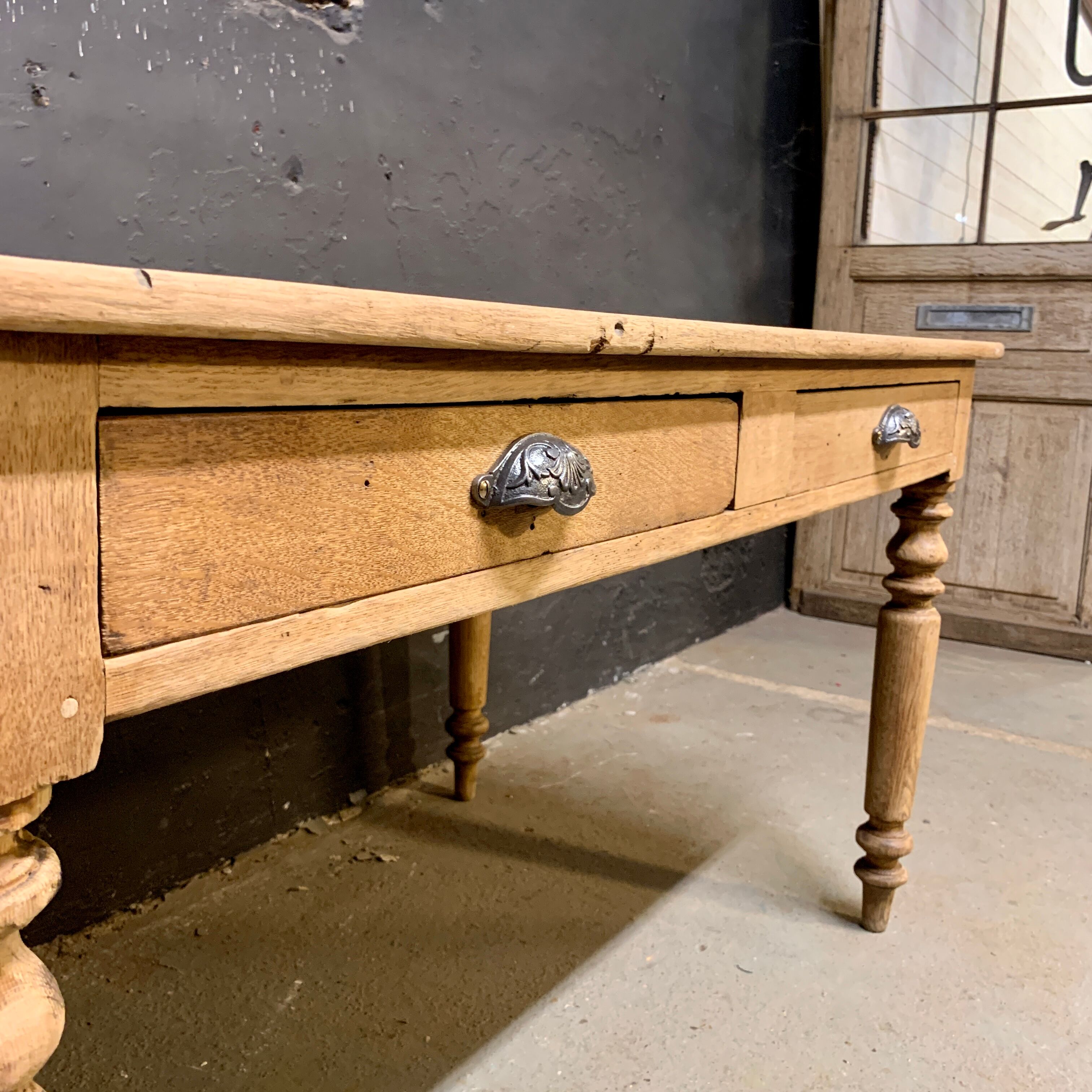 Bureau en chêne massif