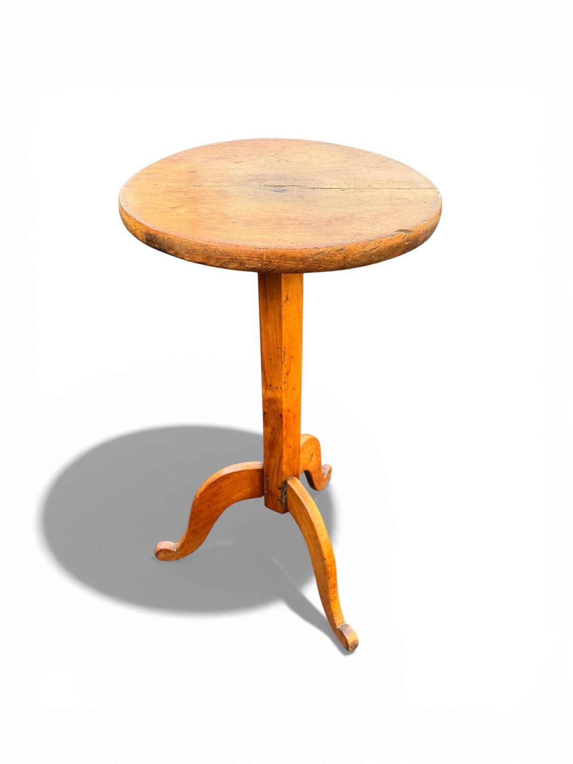 19th-century gueridon. Small walnut side table.