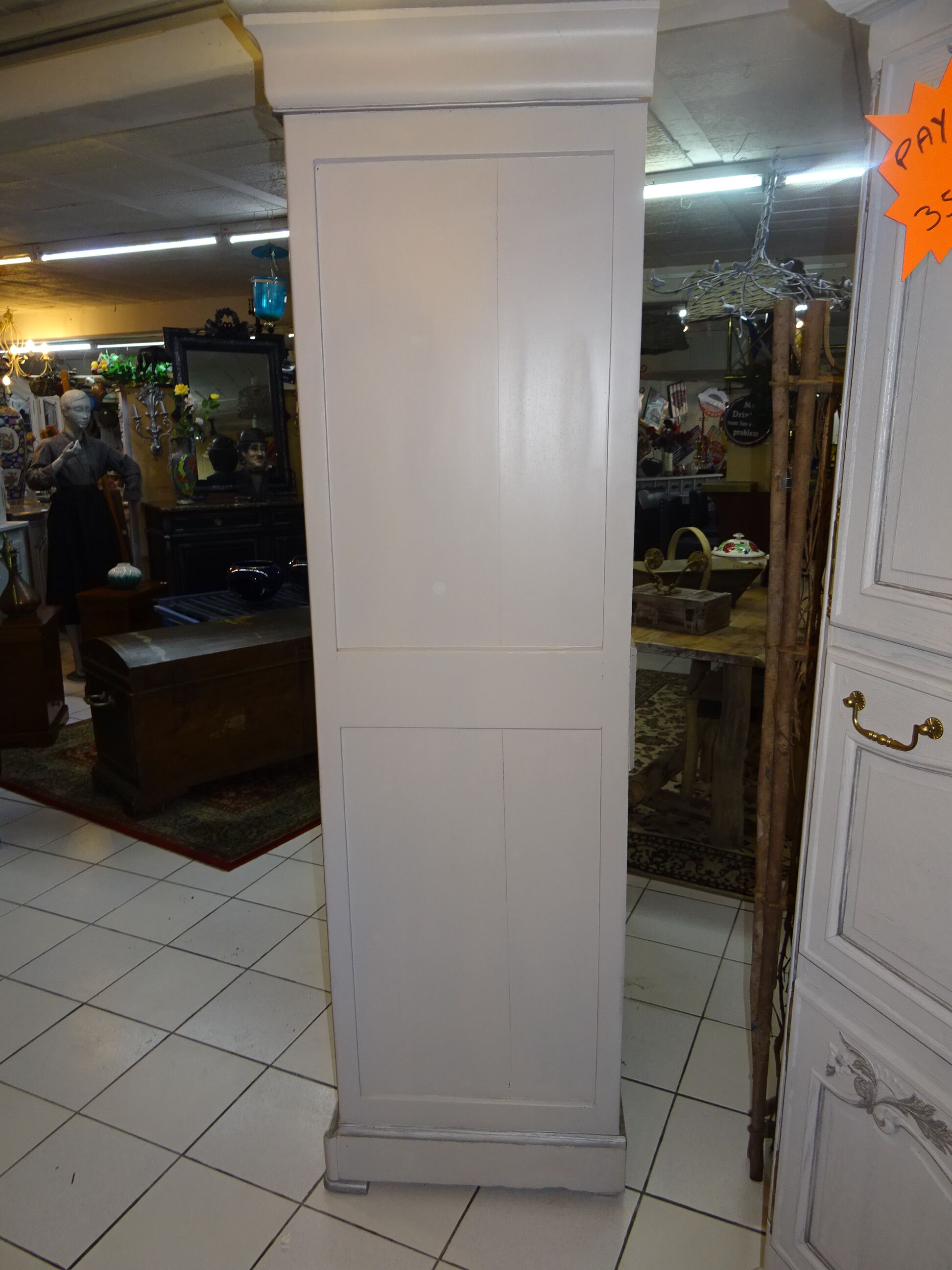 Louis Philippe showcase