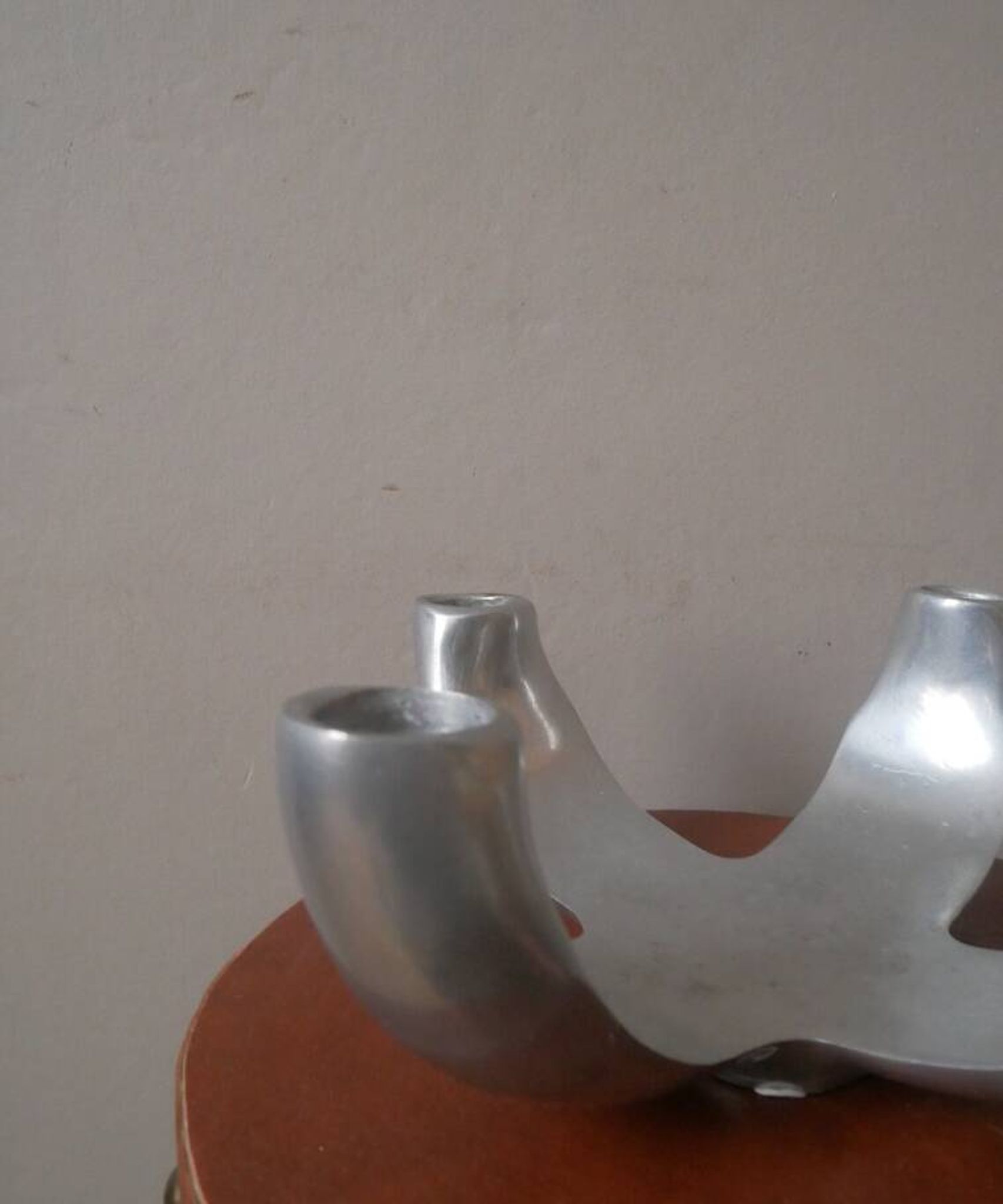 bougeoir chandelier candélabre en aluminium métal argenté objet de décoration scandinave