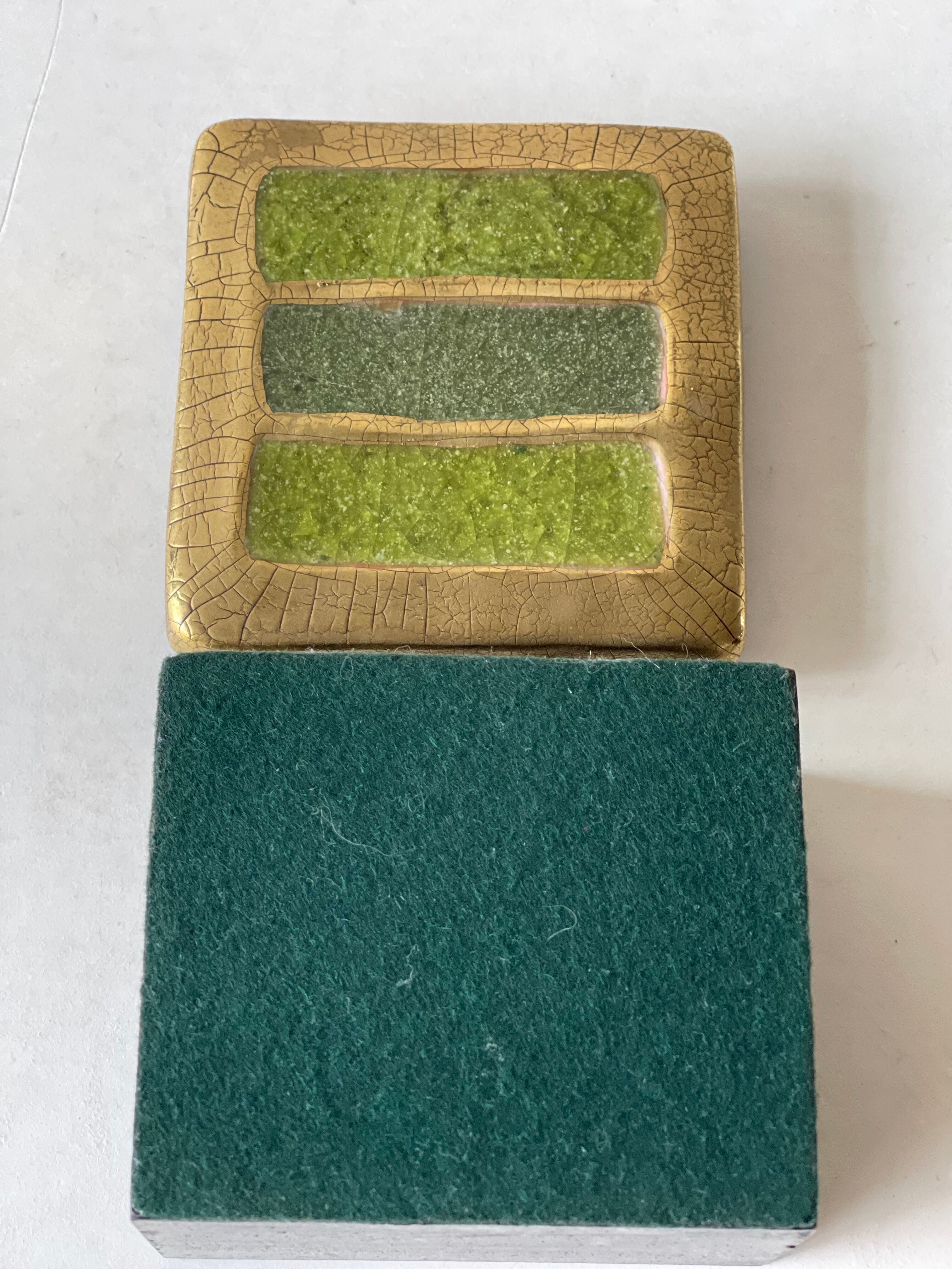 Ceramic box by Mithe Espelt