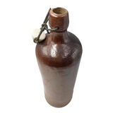 Bouteille ancienne en grès