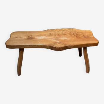 Table basse brutaliste, en bois