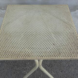 Table service rigitulle perforated