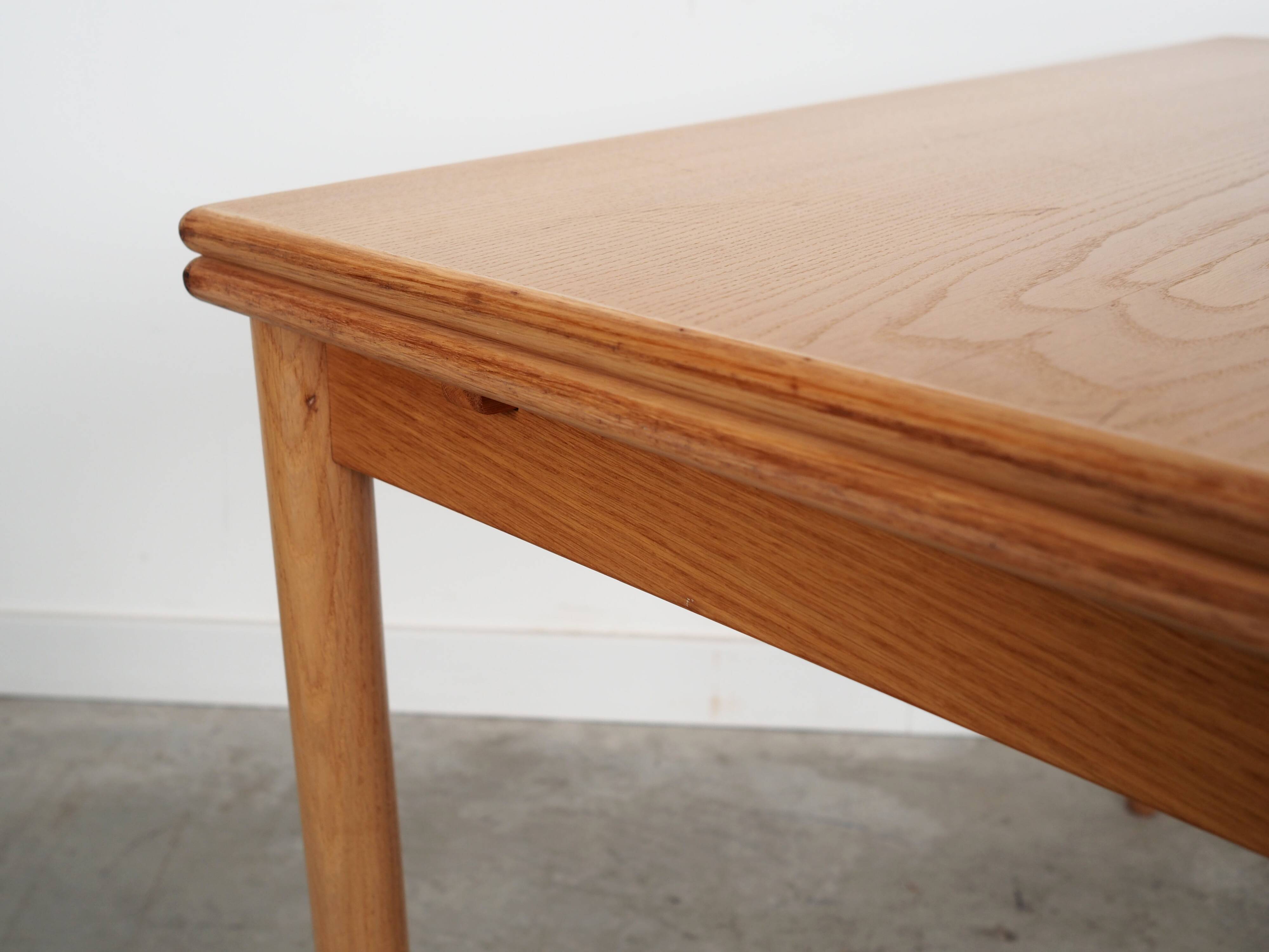 Ash table, Danish design, 1980s, production: Denmark