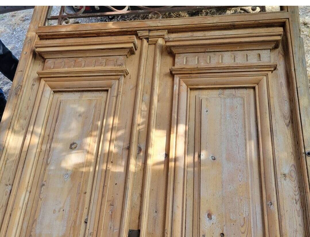 Double Haussmannian doors