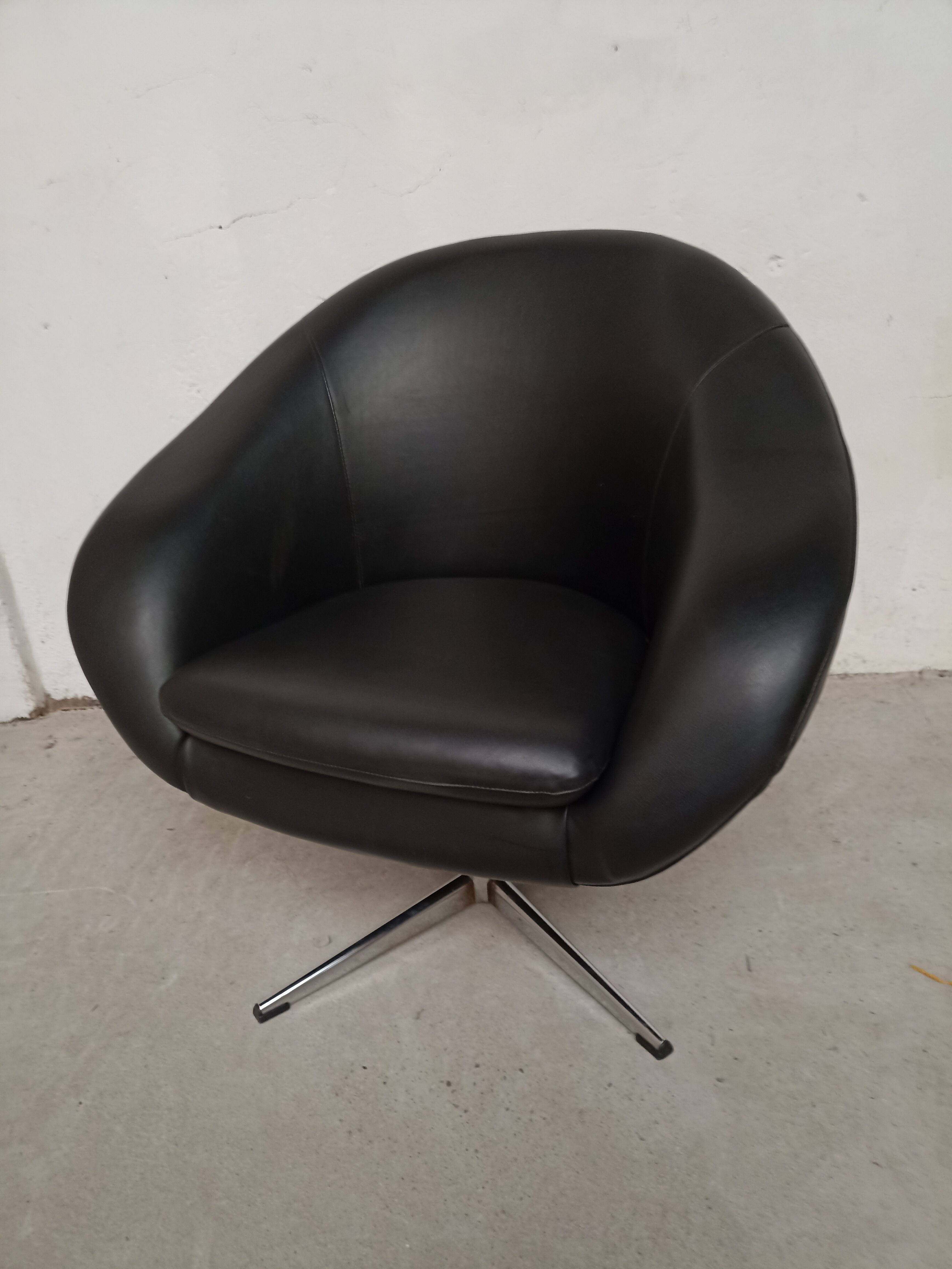 Vintage design armchair