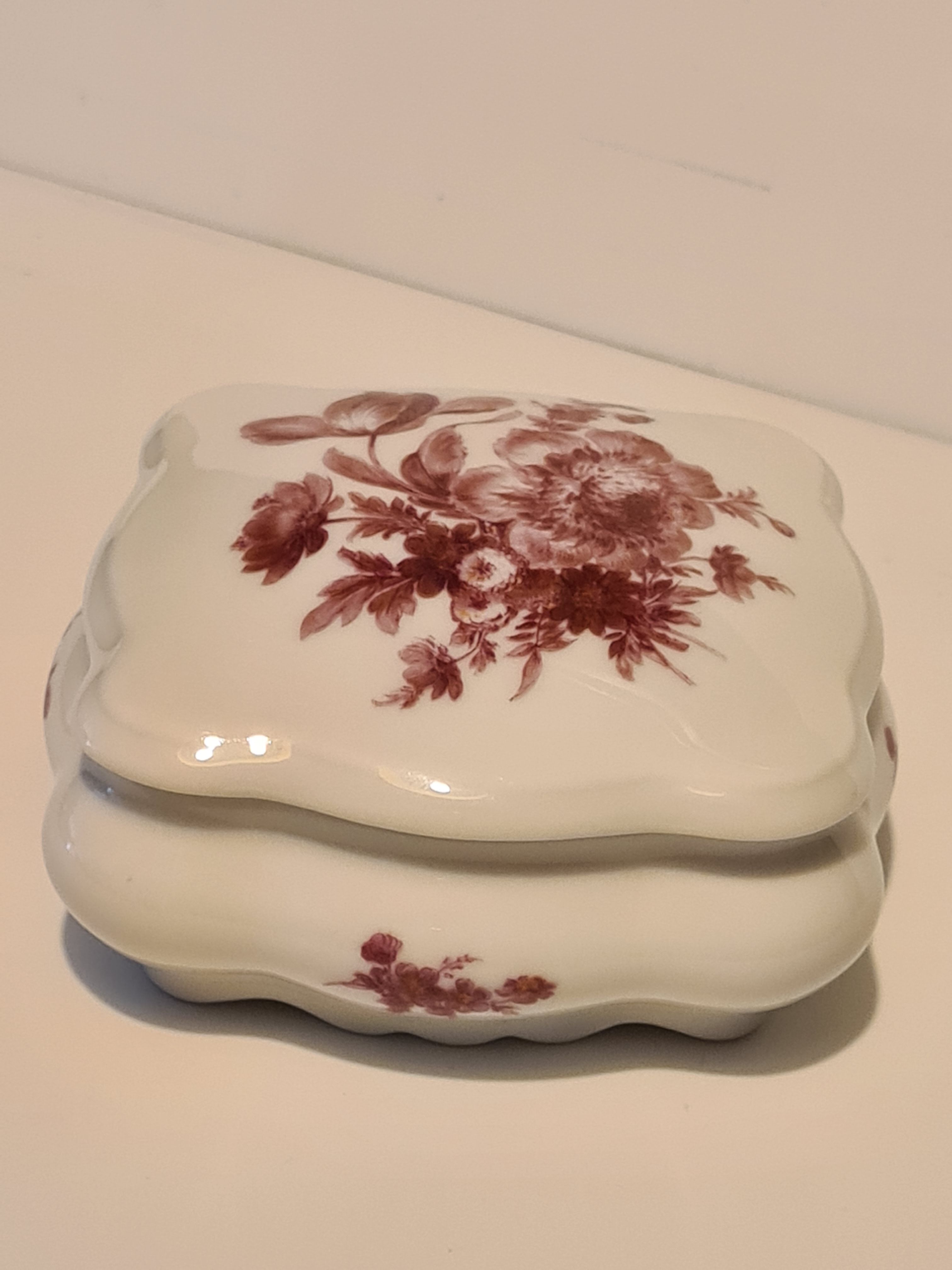 Limoges porcelain candy box with floral decoration
