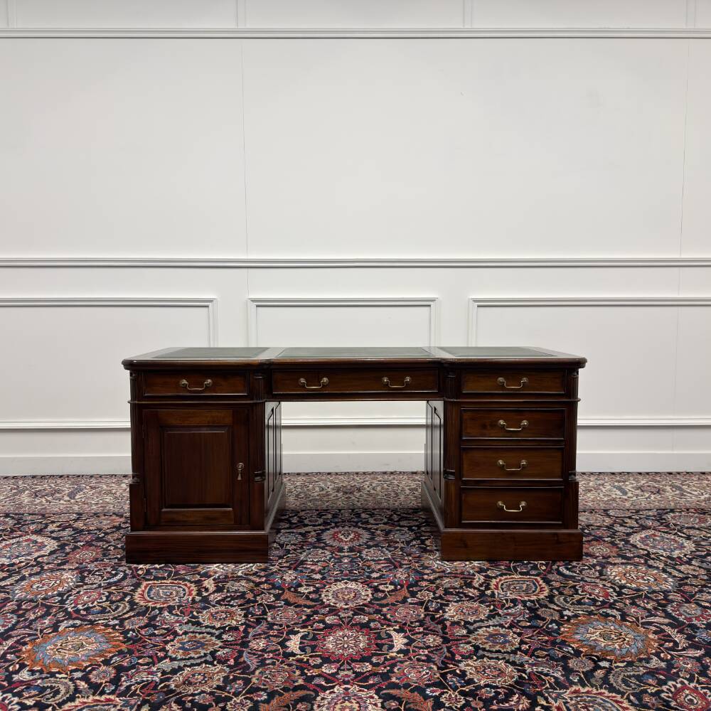 Classic English Desk Green Leather