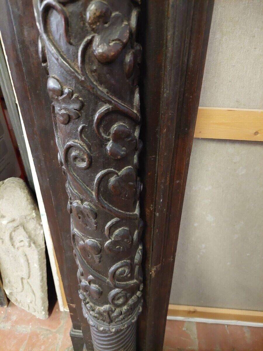 Large fireplace aedicule, carved frame, Renaissance style, 17th century, Italy