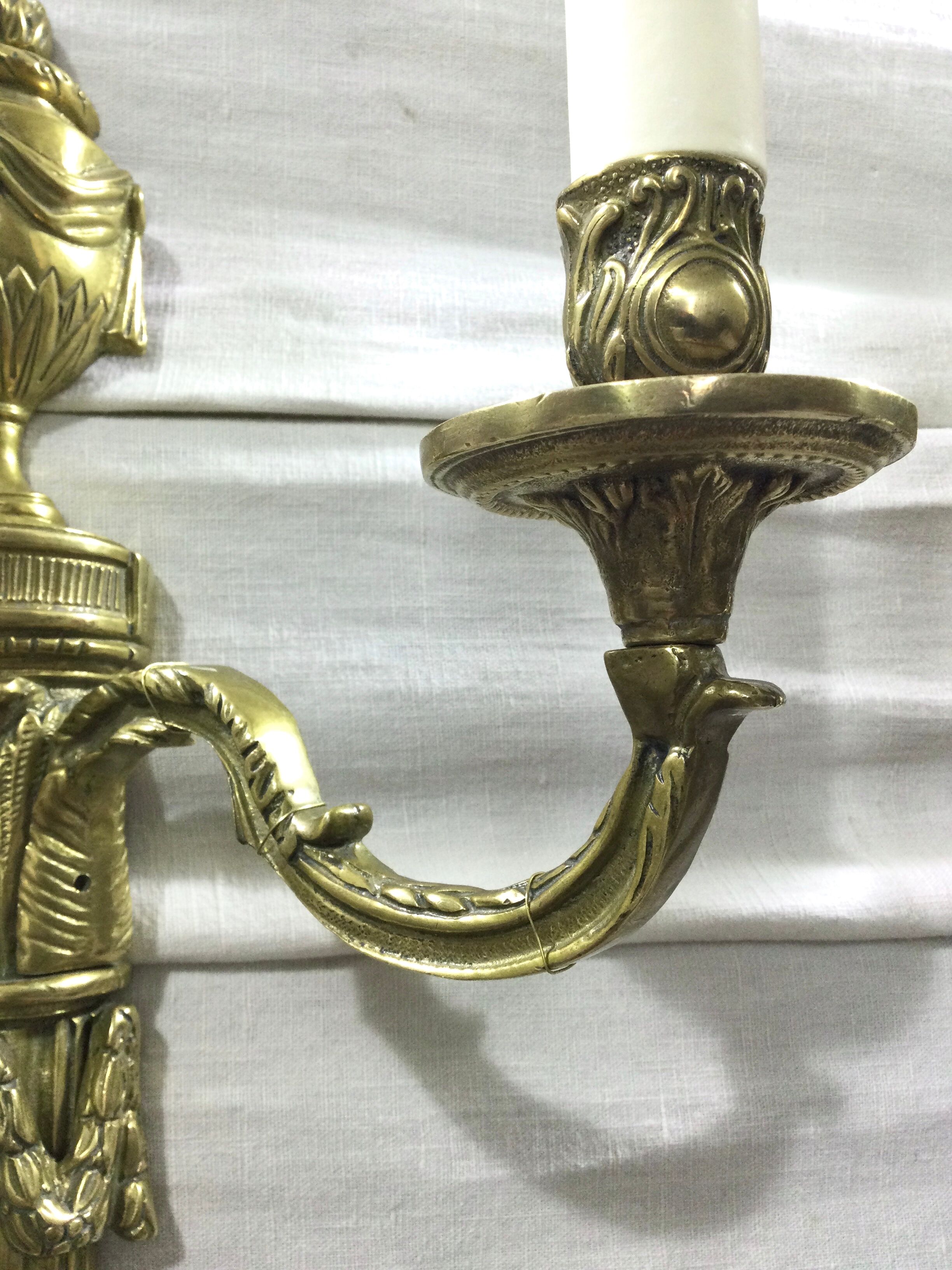 Paire d'appliques en bronze st Louis XVl