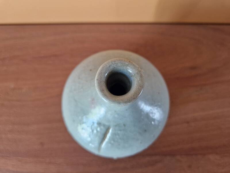 Vase, bouteille, soliflore en grès émaillé vert, Fred Ferry