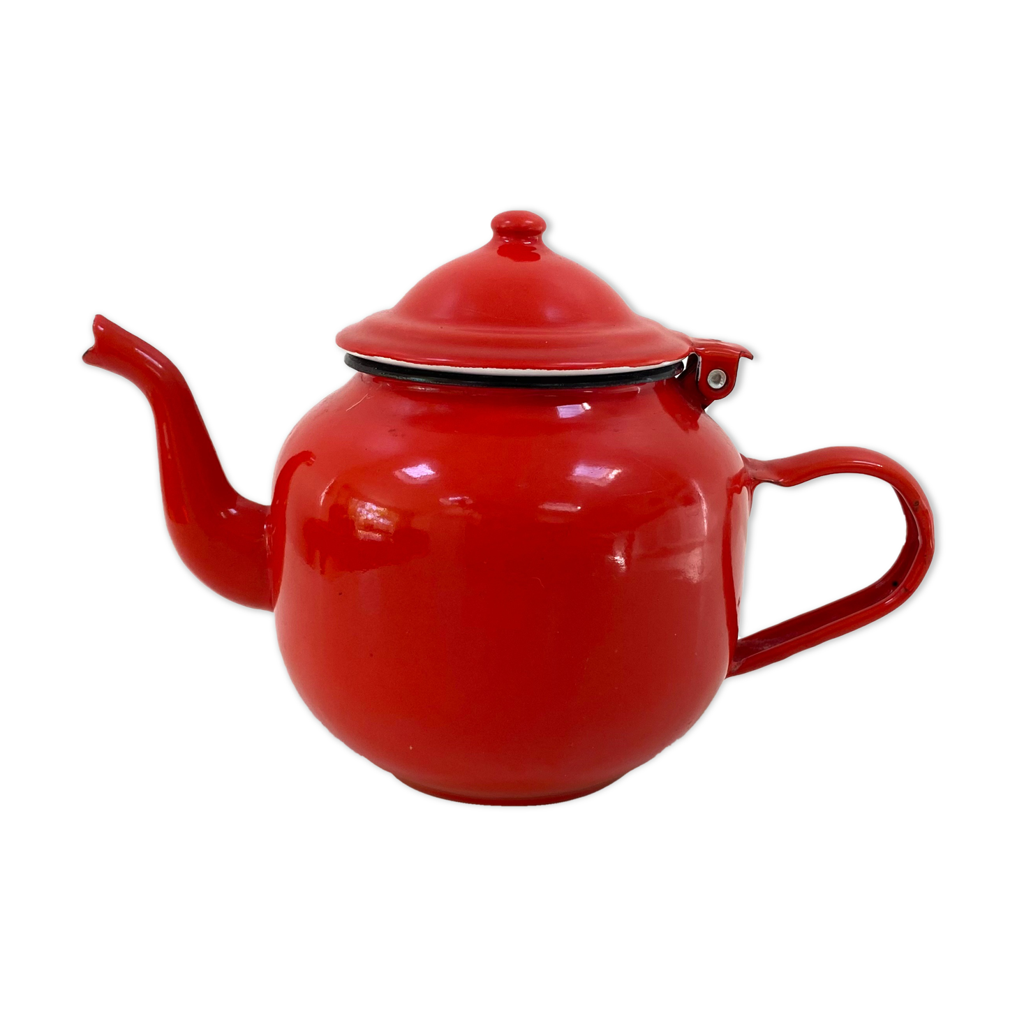 Red enamelled teapot 1 liter from the 70s
