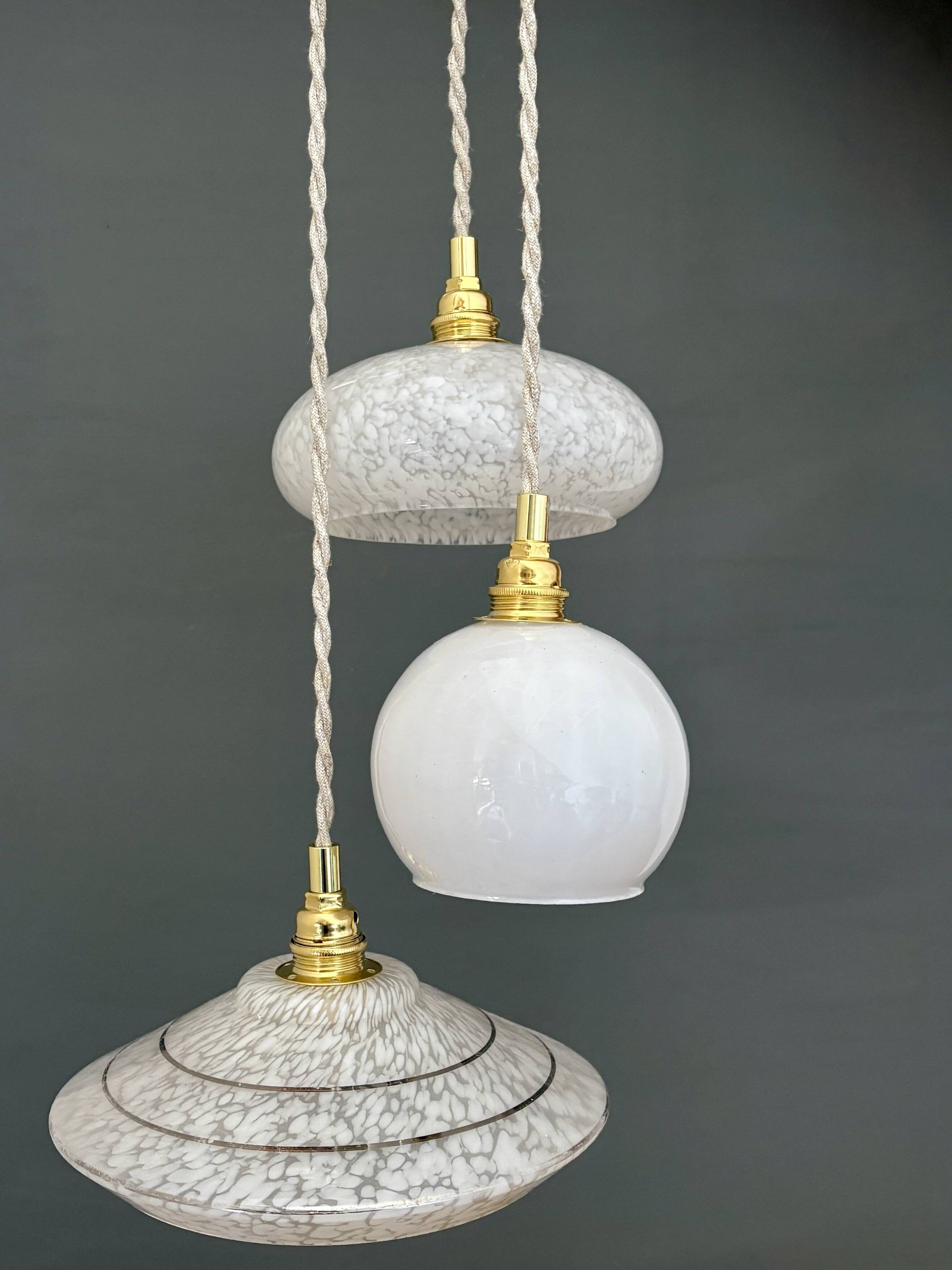 Vintage white glass triple globe suspension from Clichy and opaline.
